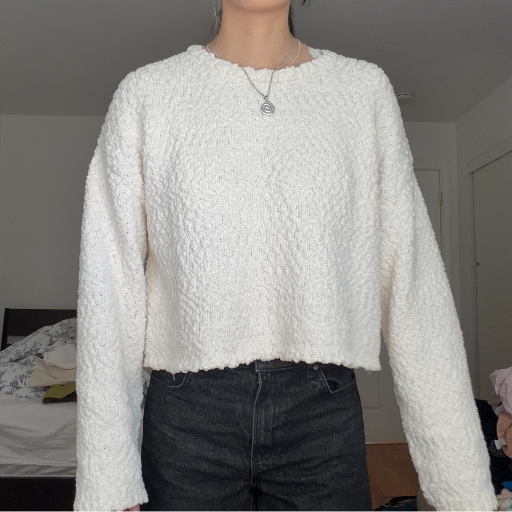 White crew neck sweater